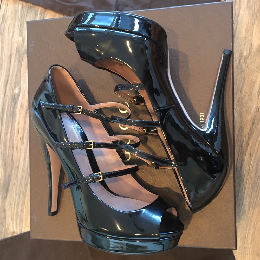Gucci Vernice Crystal Negro. Size 39